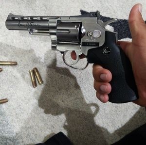 Meet your Posher, Harman